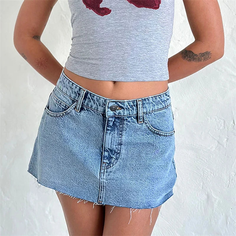 The '90s cargo mini denim skirt