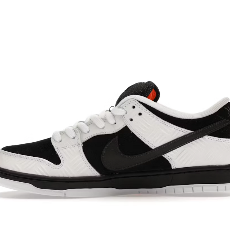 Nike SB Dunk Low TIGHTBOOTH
