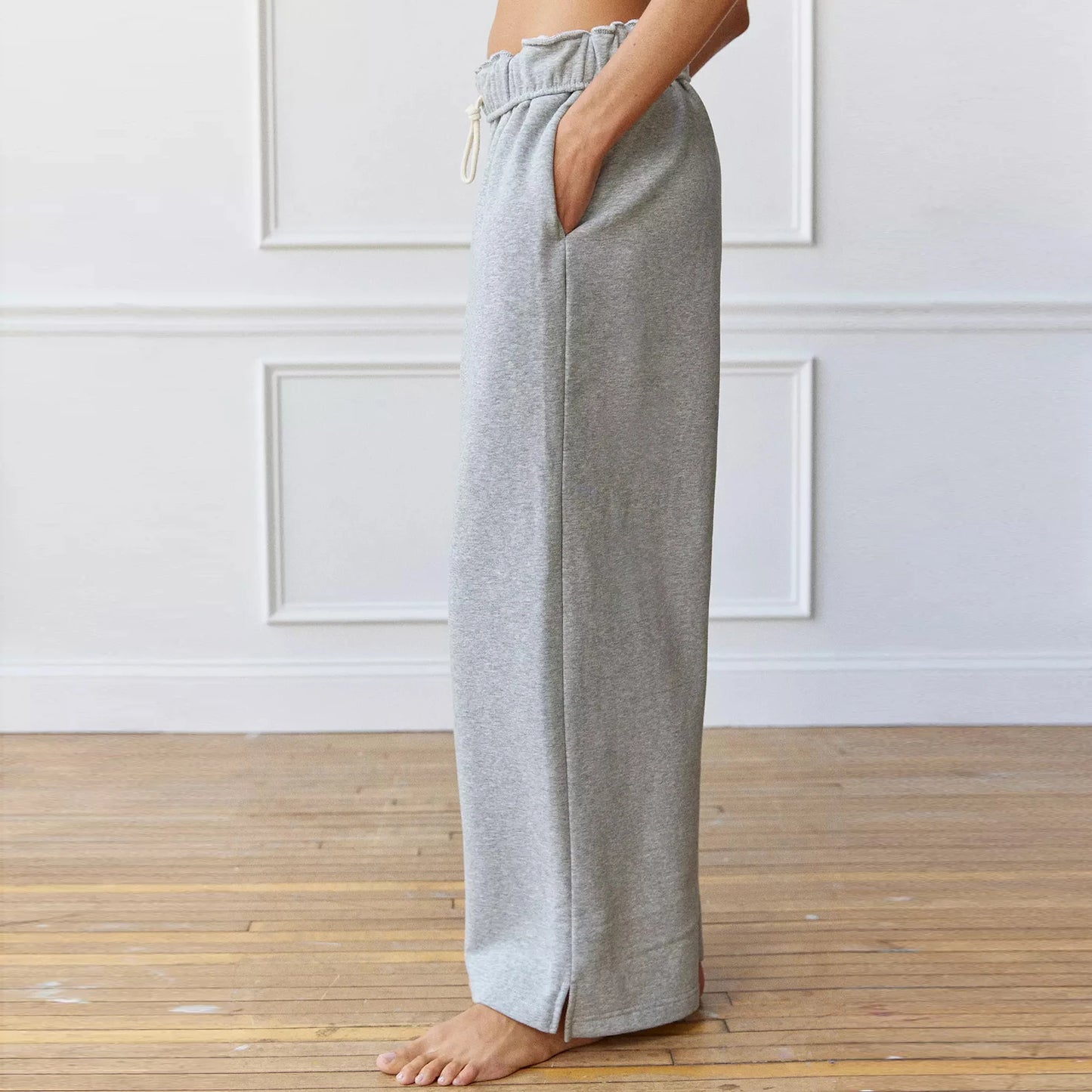 Mid-Rise Wide-Leg Pant
Regular