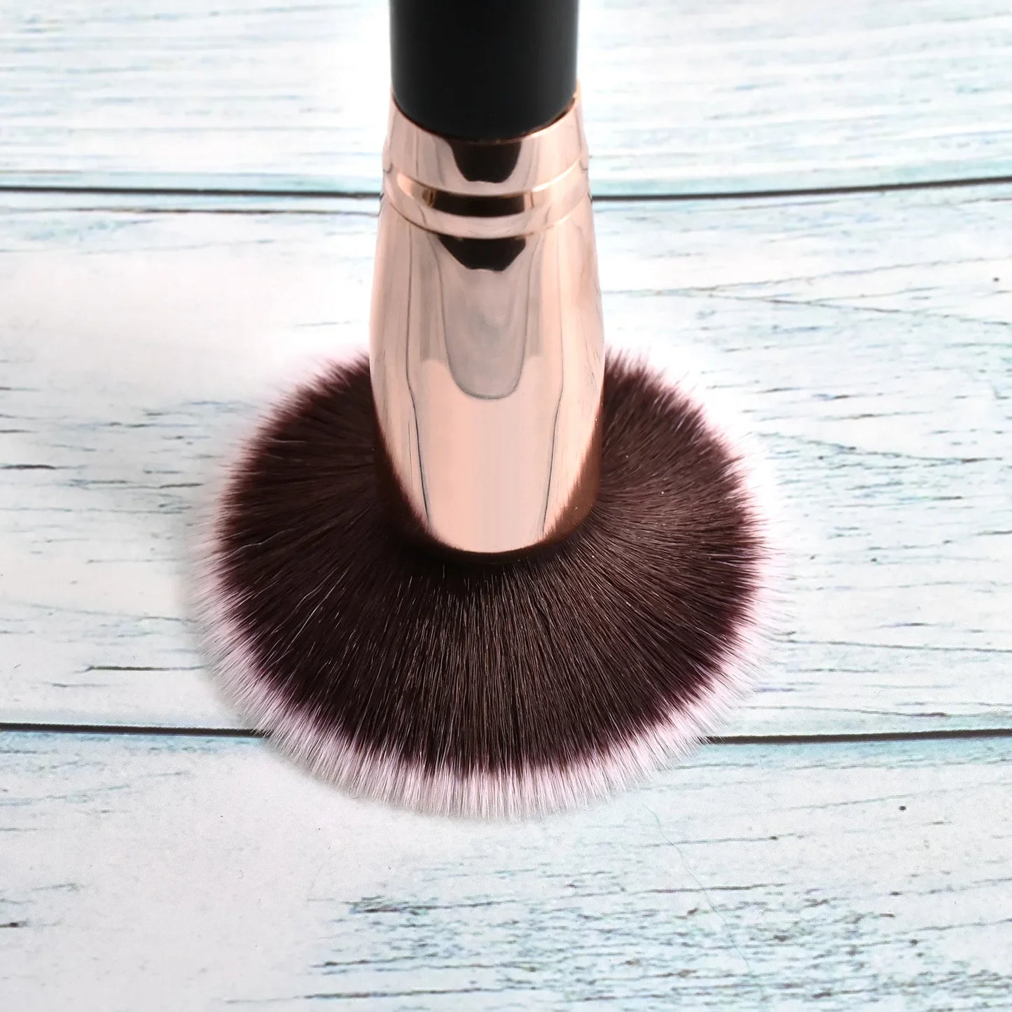 Lux-Focus Multi-Tasking Face Brush
