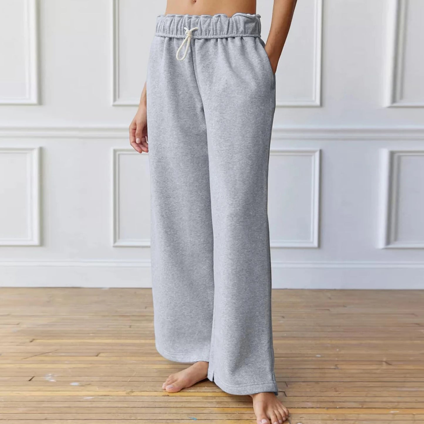 Mid-Rise Wide-Leg Pant
Regular