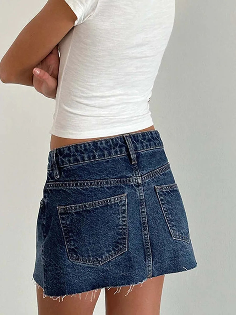 The '90s cargo mini denim skirt