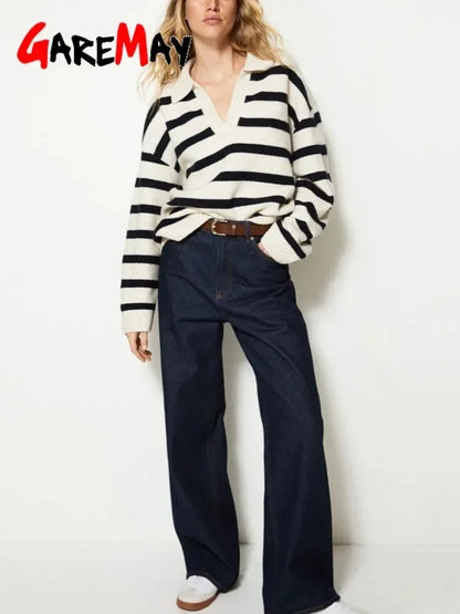 Collar Fine-Knit V-Neck Sweater