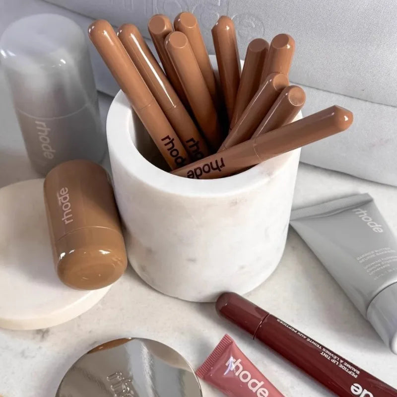 Peptide Lip-Shape Architect